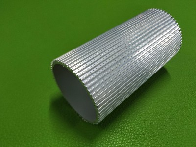 南京鋁材廠(chǎng)定制鋁合金散熱圓管  帶齒紋圓筒狀散熱鋁型材
